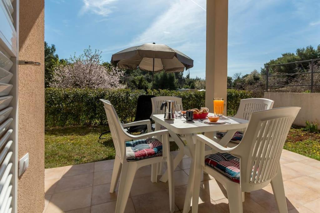 Apartments Punta Премантура Екстериор снимка