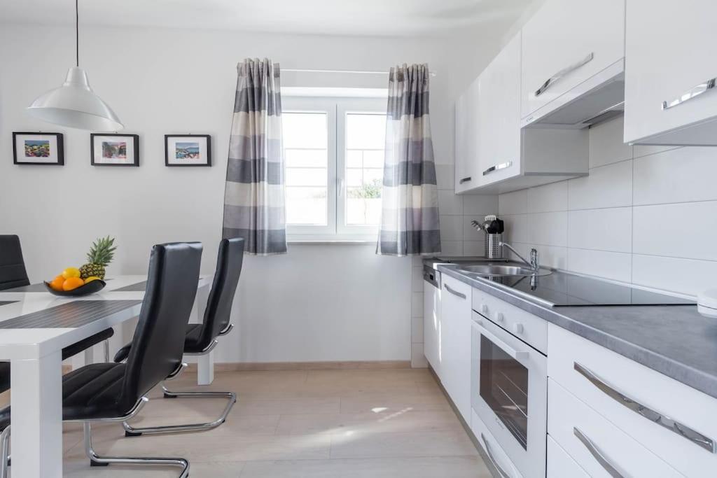 Apartments Punta Премантура Екстериор снимка