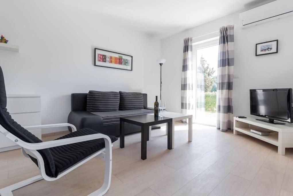 Apartments Punta Премантура Екстериор снимка