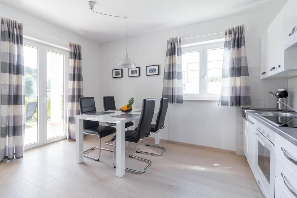 Apartments Punta Премантура Екстериор снимка