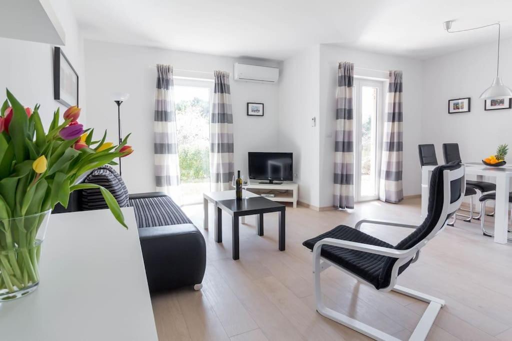 Apartments Punta Премантура Екстериор снимка