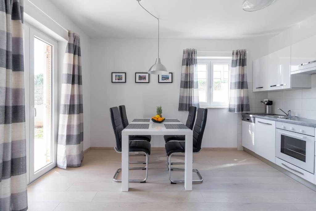 Apartments Punta Премантура Екстериор снимка